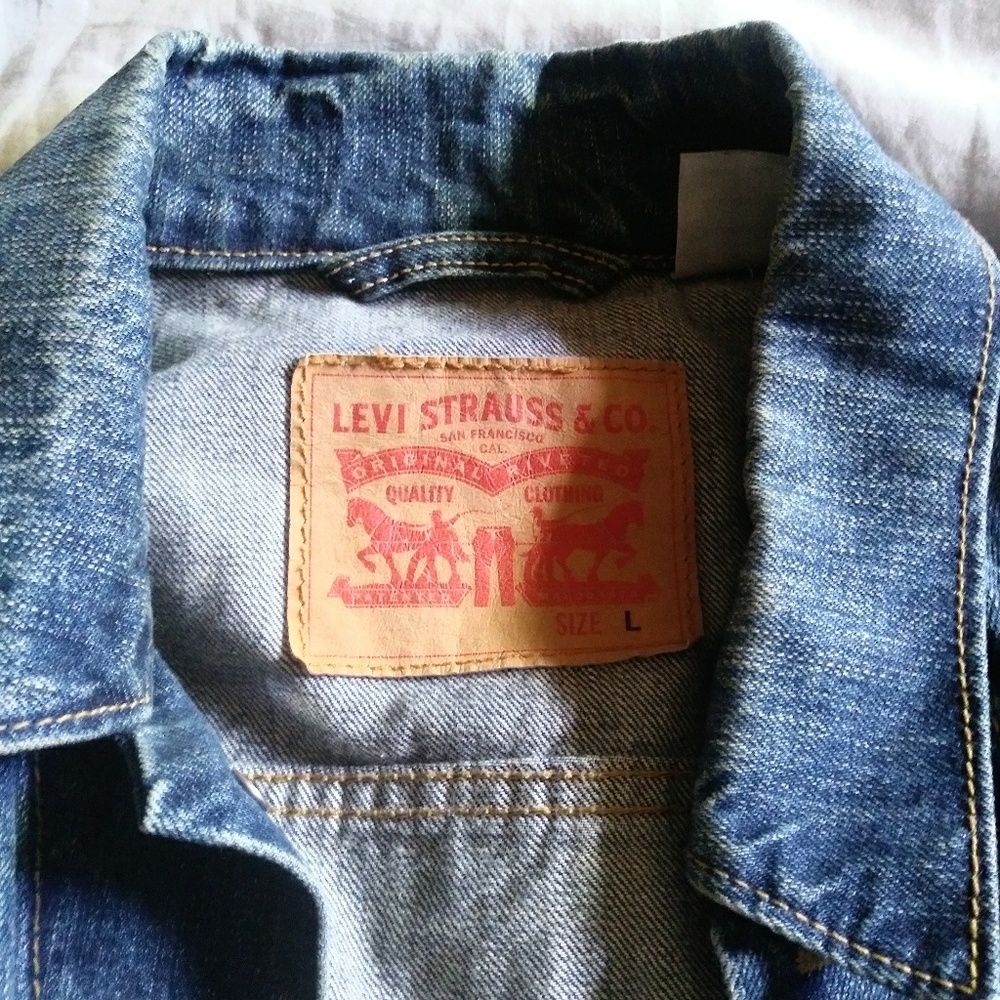 Men's Large Genuine Levi's jean jacket new without